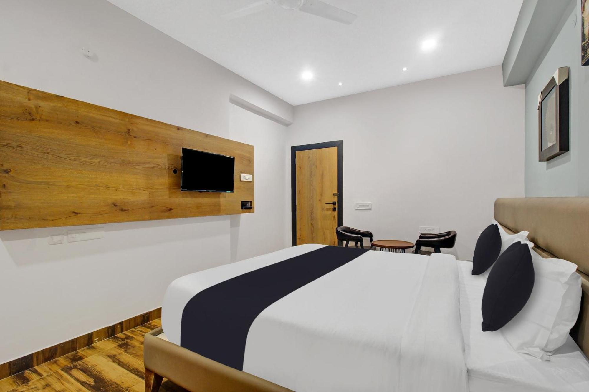 Super Townhouse Oak Hitec City Near Image Hospital Hyderabad Luaran gambar
